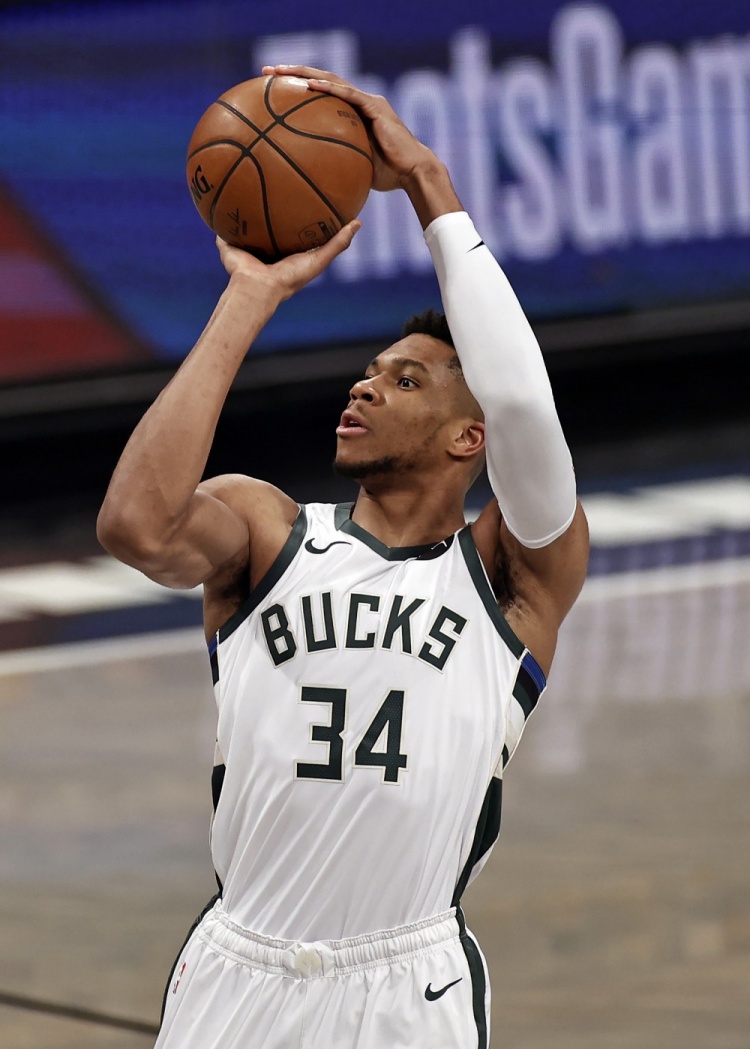 小花生退役后台痛哭！ruler赛后采访狂言：我们已经在选皮肤了（小花生宣布退役后台落泪，Ruler赛后豪言：我们已经开始选冠军皮肤了）