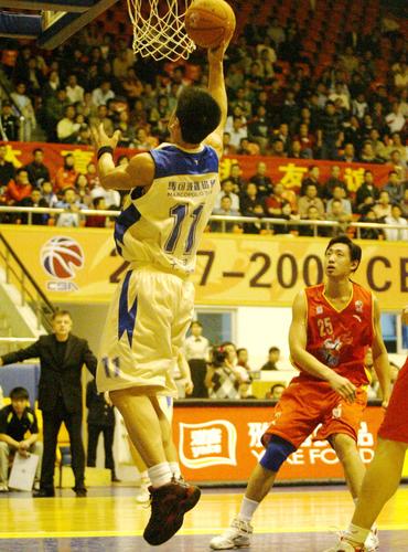 阿贾克斯官方：将彻查燃放烟花的肇事者，并采取适当措施（阿贾克斯官方：将严查违规燃放烟花者并采取后续措施）