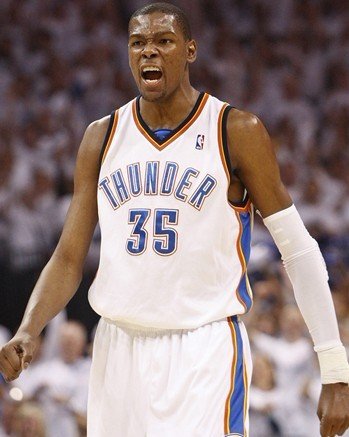 韩镕泽：赢下这场比赛是靠全队的信念，感谢球迷这一年的支持（韩镕泽：靠全队信念拿下胜利，感谢球迷一年以来的支持）